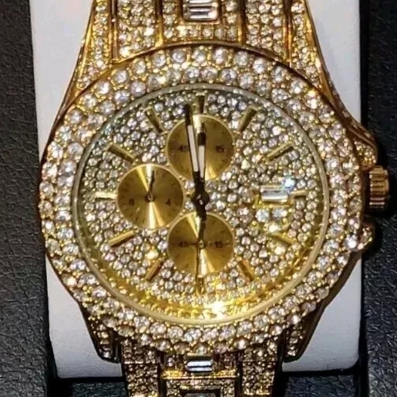 Men's Fully Covered Iced Goldplated Simulated Diamond Quartz Waterproof Watch - Picture 8 of 12